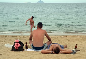 Russian tourists defect from Vietnam as Western sanctions take toll on rouble